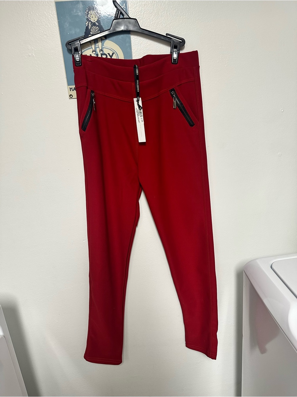 Coco + Carmen Red Cropped Athletic Leggings with Zip Pockets
